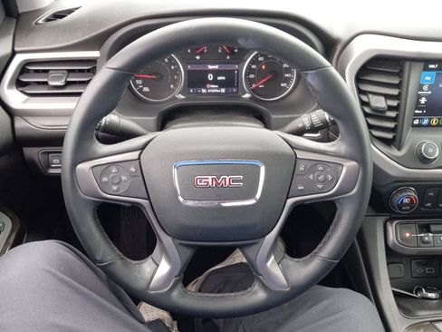 Used 2023 GMC Acadia AT4 image 10