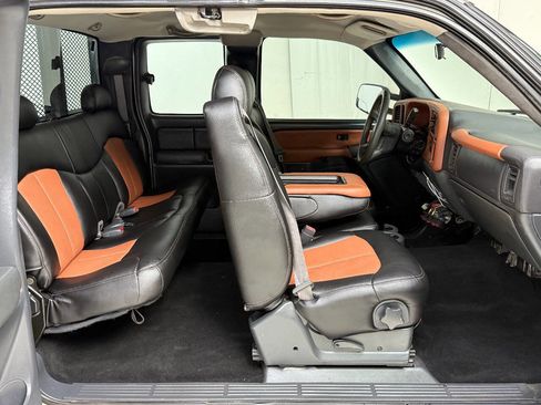 Used 2002 Chevrolet Silverado 3500 4X2 4dr Extended Cab image 24