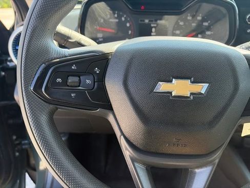 Used 2025 Chevrolet Trax LS w/ LS Convenience Package FWD image 16