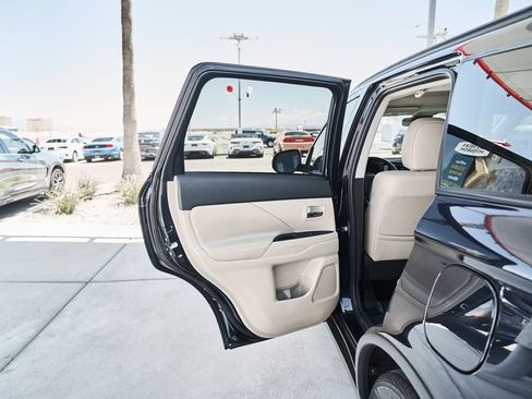 Used 2016 Mitsubishi Outlander SEL FWD image 15