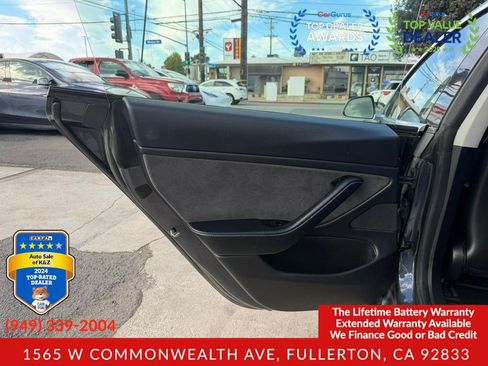 Used 2020 Tesla Model 3 Standard Range Plus RWD image 18