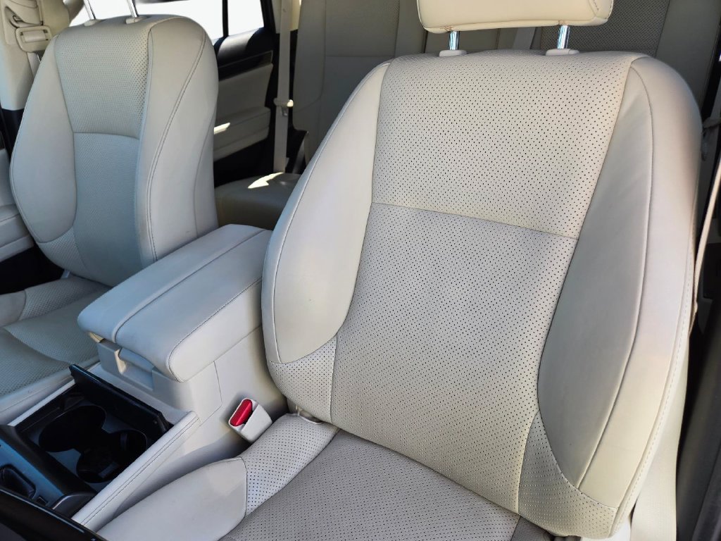 Used 2023 Lexus GX 460 Luxury w/ Accessory Package AWD/4WD image 16