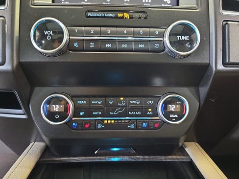 Used 2019 Ford Expedition Limited w/ Equipment Group 302A RWD image 25