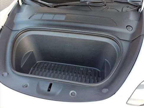 Used 2021 Tesla Model Y Long Range image 3