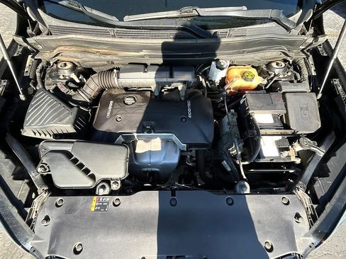 Used 2017 Buick Envision Essence AWD/4WD image 3