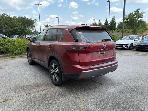 Used 2024 Nissan Rogue SL w/ SL Premium Package FWD image 4