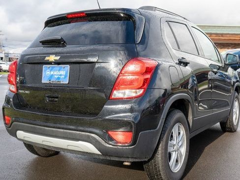 Used 2022 Chevrolet Trax LT w/ LT Convenience Package image 6