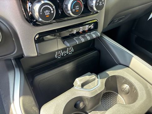 New 2026 RAM 1500 4x4 Crew Cab image 24
