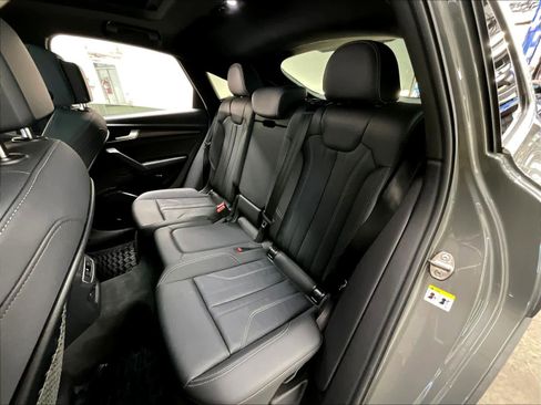 Used 2023 Audi Q5 2.0T Premium w/ Convenience Package AWD/4WD image 28
