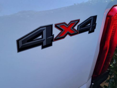 Used 2025 Ford F250 XLT image 5