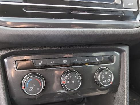 Used 2022 Volkswagen Tiguan S image 19