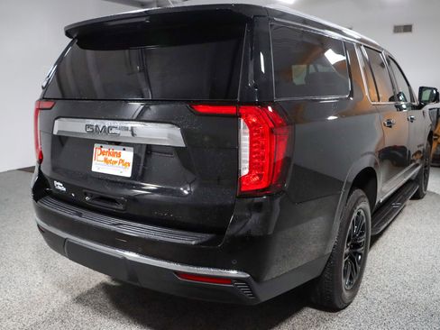 Used 2021 GMC Yukon XL SLT w/ SLT Premium Package AWD/4WD image 7