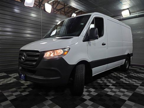 Used 2022 Mercedes-Benz Sprinter 2500 image 31