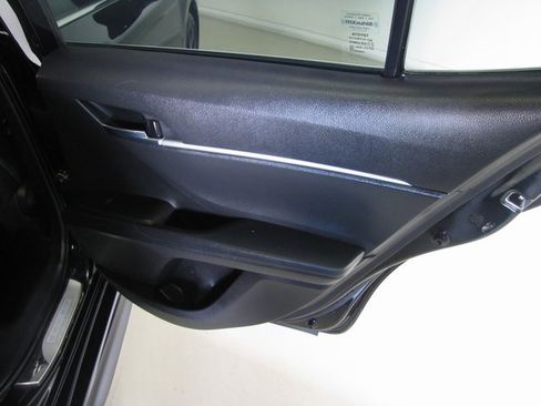 Used 2023 Toyota Camry SE image 16