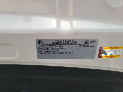 Used 2024 GMC Terrain SLE FWD image 24