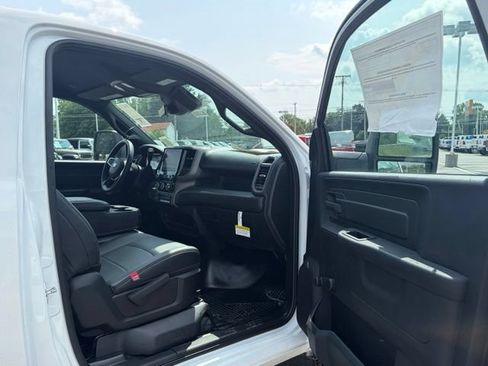 New 2026 RAM 2500 Tradesman w/ Chrome Appearance Group AWD/4WD image 27