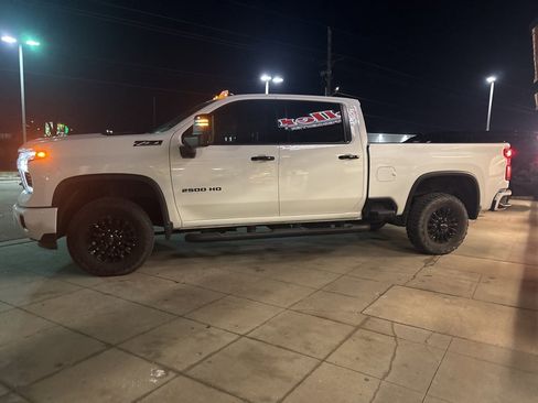 Used 2024 Chevrolet Silverado 2500 LTZ w/ LTZ Plus Package image 6