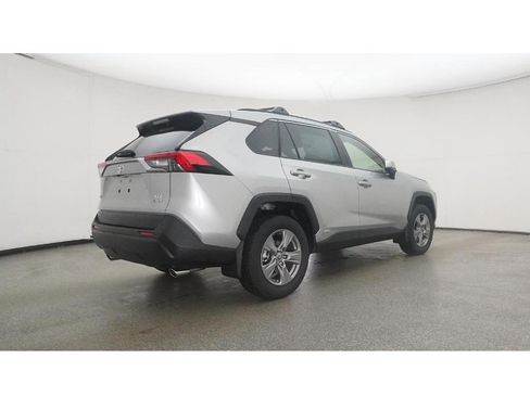 Used 2025 Toyota RAV4 XLE image 26