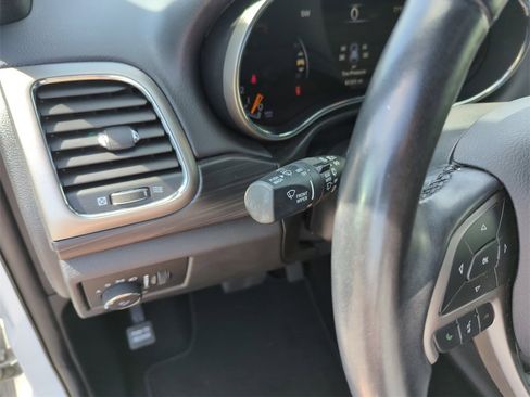 Used 2020 Jeep Grand Cherokee Altitude image 21