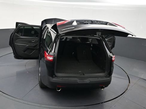 Used 2020 Chevrolet Traverse LS image 33