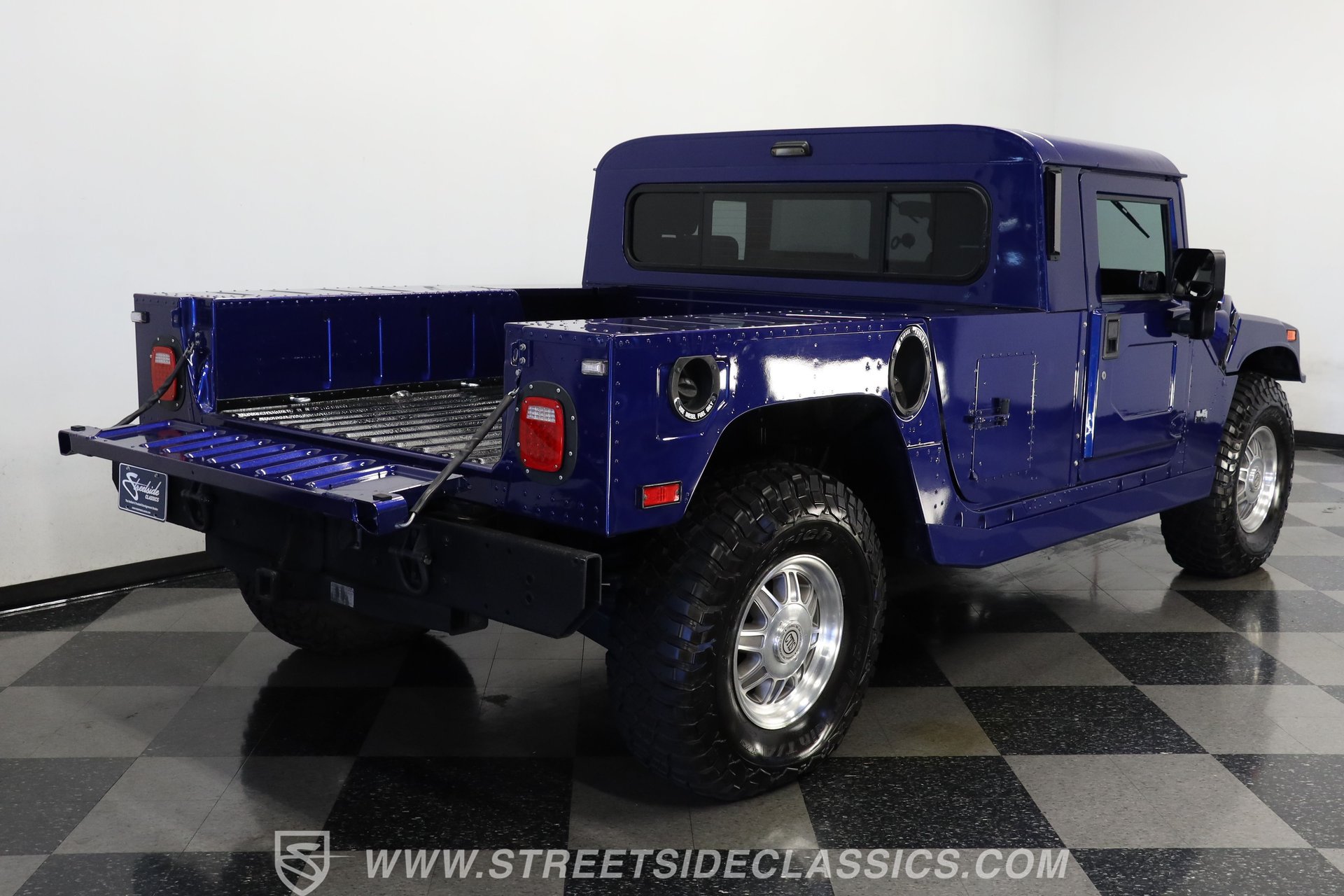 Used 2003 HUMMER H1 2-Door Hard Top AWD/4WD image 2