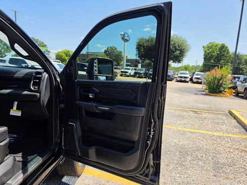 Used 2024 RAM 2500 Limited AWD/4WD image 16