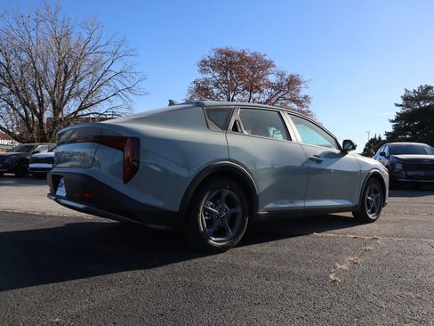 New 2025 Kia K4 LXS image 7