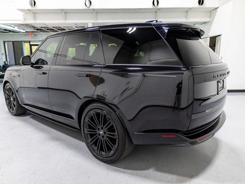 Used 2024 Land Rover Range Rover SE AWD/4WD image 18