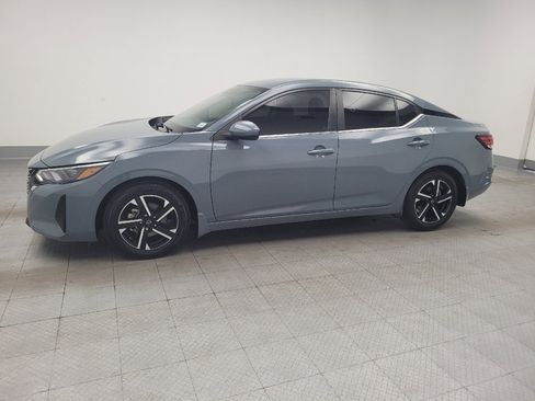Used 2024 Nissan Sentra SV FWD image 2