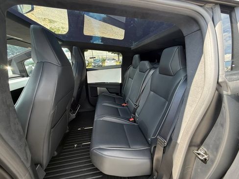 Used 2024 Tesla Cybertruck AWD Crew Cab image 21