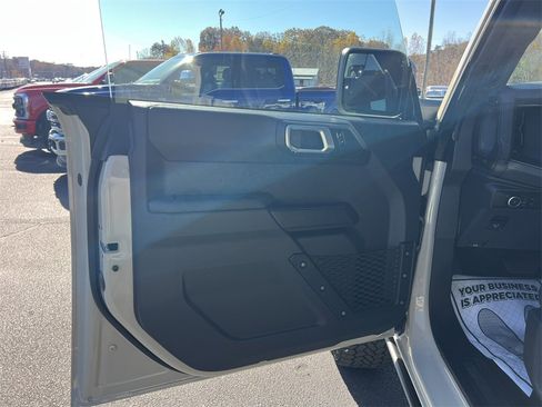 New 2025 Ford Bronco Big Bend w/ Black Diamond Package image 17