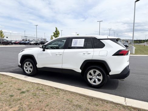 Used 2024 Toyota RAV4 LE FWD image 10