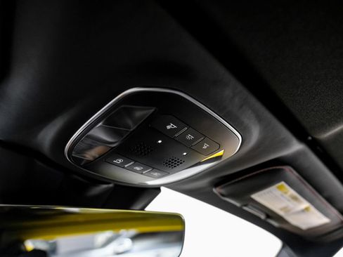 Used 2022 Ferrari F8 Tributo RWD image 33