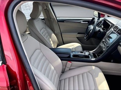 Used 2019 Ford Fusion SEL FWD image 28