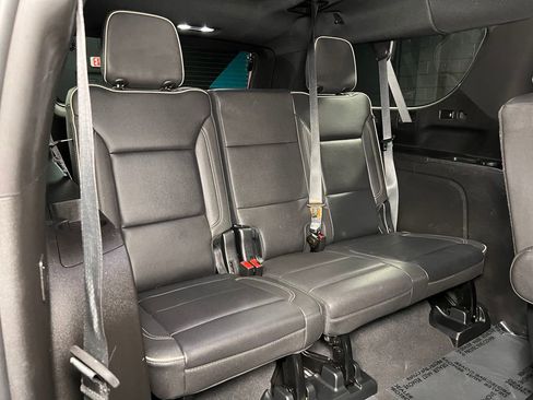Used 2023 Chevrolet Suburban Premier AWD/4WD image 27