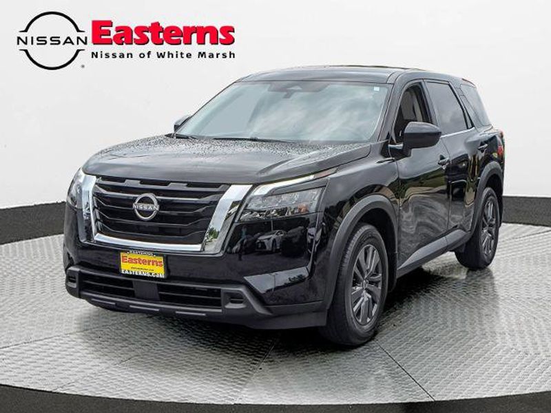Certified 2024 Nissan Pathfinder S image 1