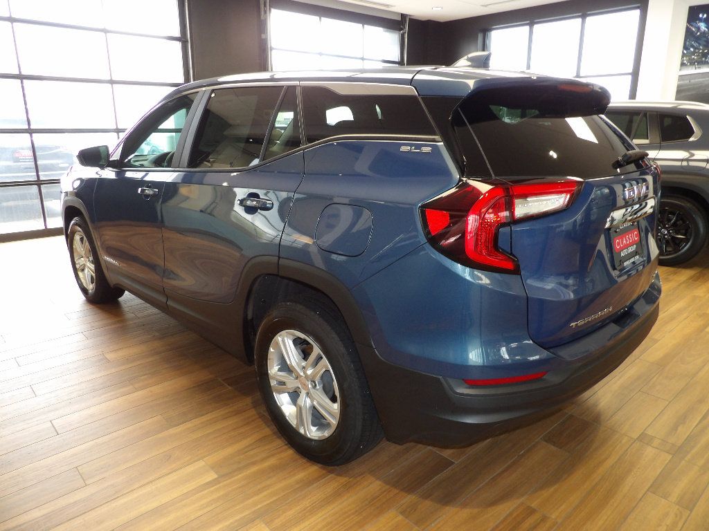 Used 2024 GMC Terrain SLE AWD/4WD image 8