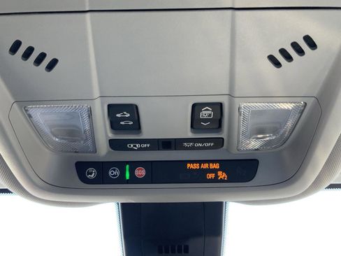 Used 2024 Chevrolet Equinox LT image 54