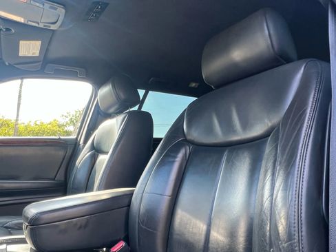 Used 2006 Cadillac DTS image 28