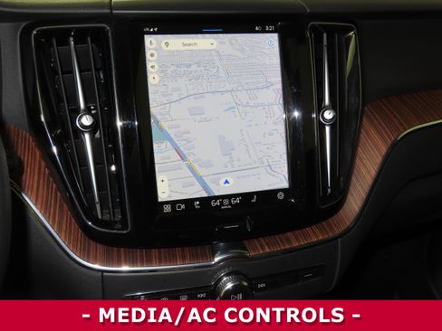 Used 2024 Volvo XC60 B5 Plus image 16