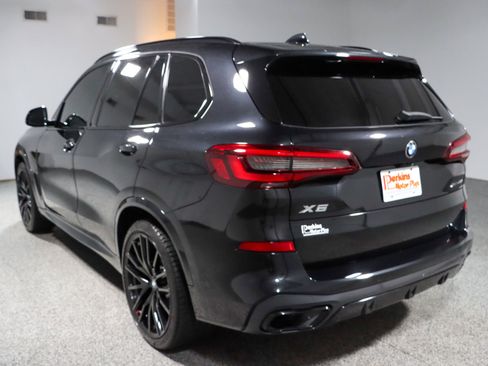 Used 2022 BMW X5 xDrive40i w/ M Sport Package AWD/4WD image 9