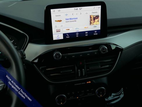 Used 2022 Ford Escape SE w/ SE Sport Appearance Package image 21