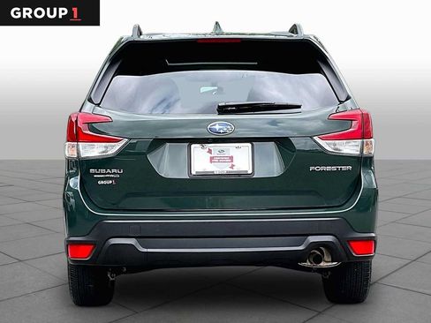 Used 2023 Subaru Forester Premium AWD/4WD image 5
