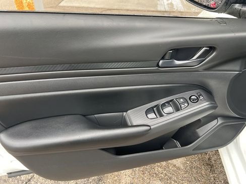 Certified 2024 Nissan Altima 2.5 S FWD image 7