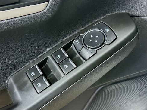 Certified 2022 Ford Escape SE w/ SE Sport Appearance Package image 18