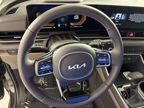 New 2026 Kia Carnival EX FWD image 30