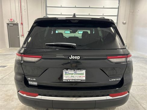 New 2025 Jeep Grand Cherokee Limited w/ Luxury Tech Group II image 7