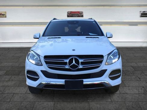 Used 2019 Mercedes-Benz GLE 400 4MATIC image 2