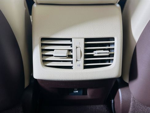 Used 2016 Lexus ES 350 w/ Luxury Package w/Wood Trim FWD image 29