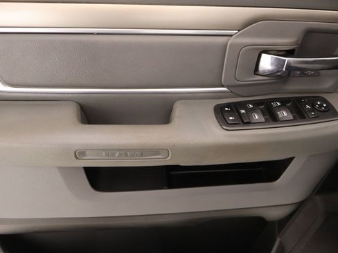 Used 2019 RAM 1500 Classic SLT w/ Luxury Group AWD/4WD image 14